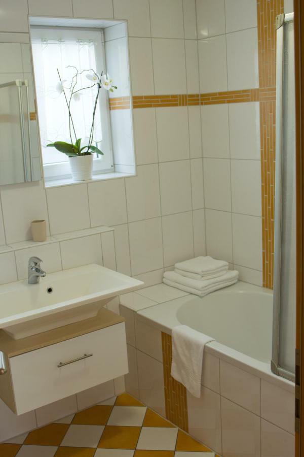 Ferienhaus Giulia In Guenzburg Ideal Fuer 2 Familien Günzburg Exterior foto